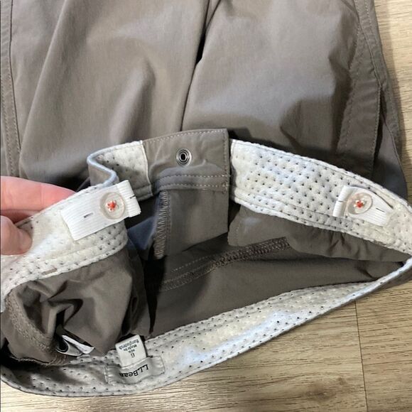 L.L. Bean Stretch Hiking Capri Pants Taupe Zip Pockets Adjustable Waist‎ Size 6 - Picture 8 of 14